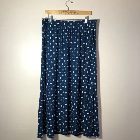 TERRA & SKY WOMEN'S NAVY/WHITE 2 SIDE SLIT MAXI SKIRT W/POCKETS 0X (14W)-EUC - Picture 4 of 9